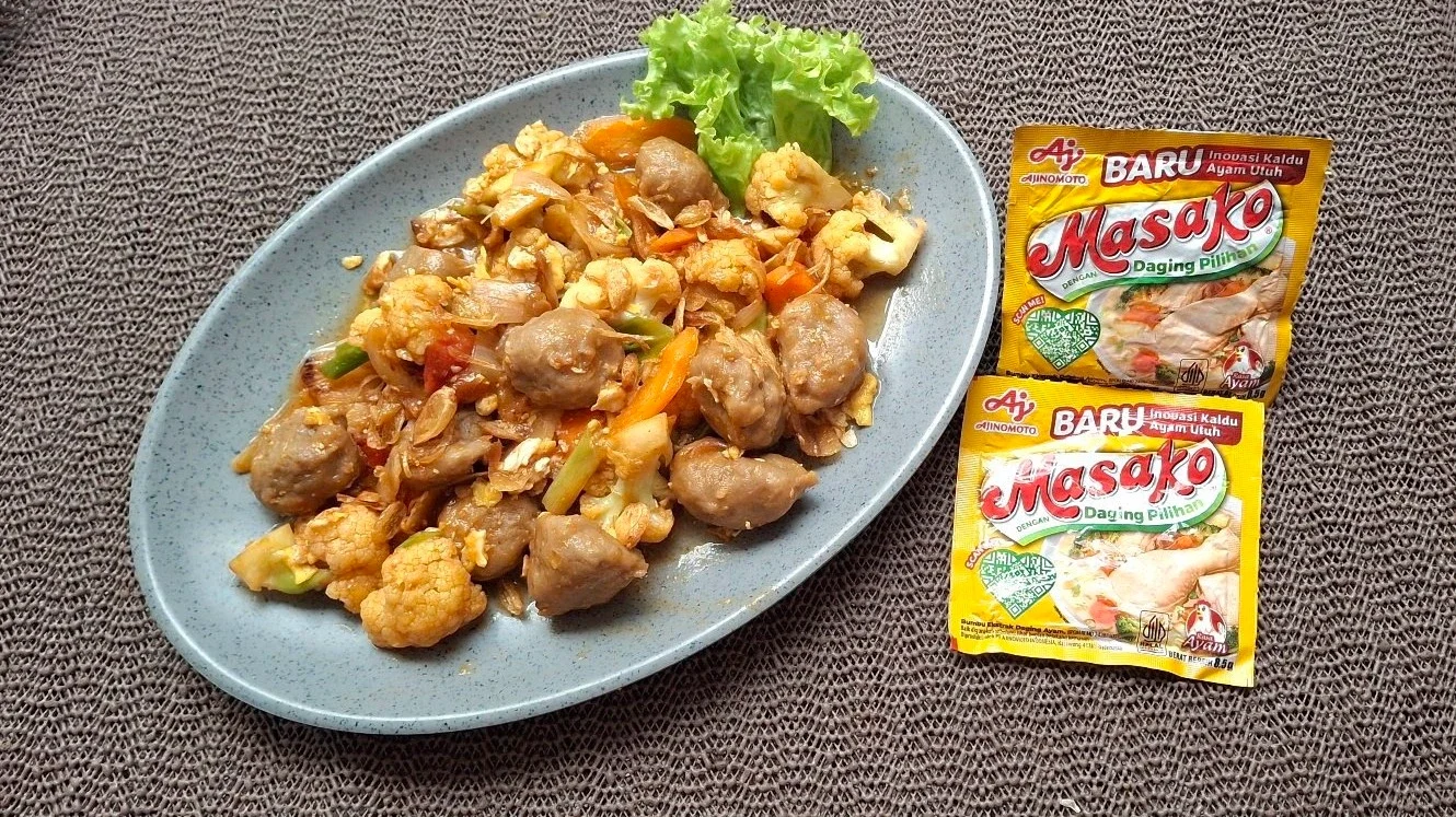 Tumis Bakso Kembang kol ala Masako