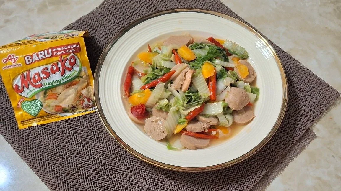 Tumis Bakso Sawi Putih Pedas ala Masako