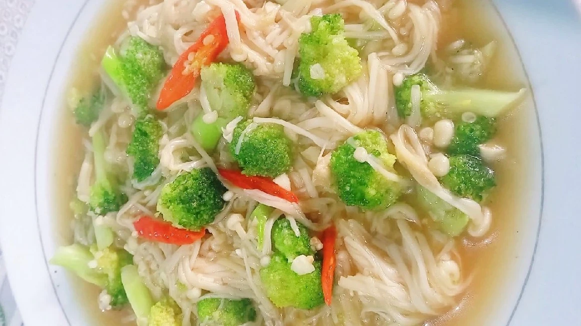 Tumis Brokoli mix Jamur Enoki