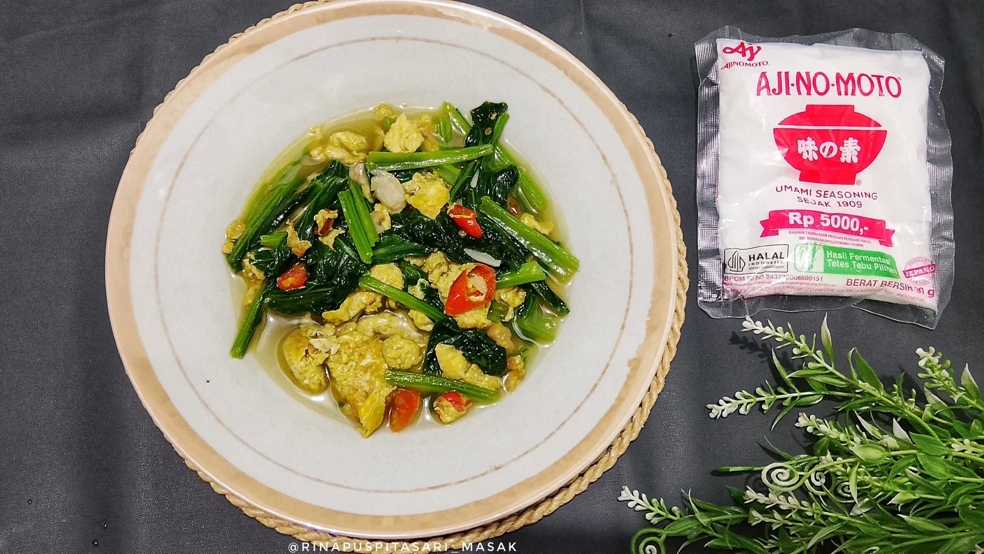 Tumis Caisim Orak Arik Telur ala AJI-NO-MOTO® #MasakanPenuhCinta 