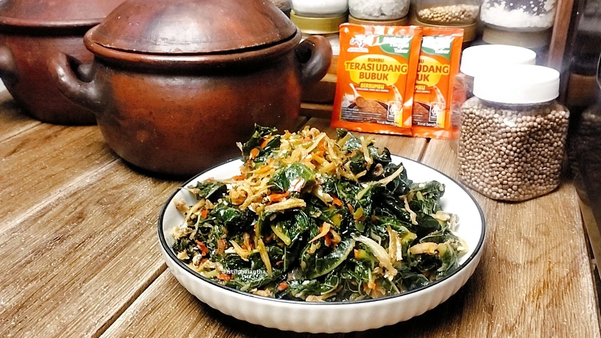 Tumis Daun Pepaya Teri Pedas ala AJINOMOTO® Terasi Udang #NikmatTanpaDrama
