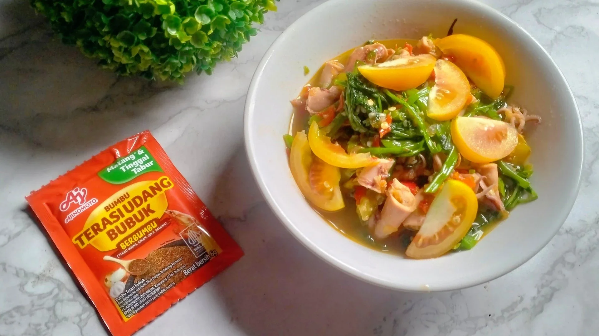 Tumis Kangkung Cumi Asin Pedas