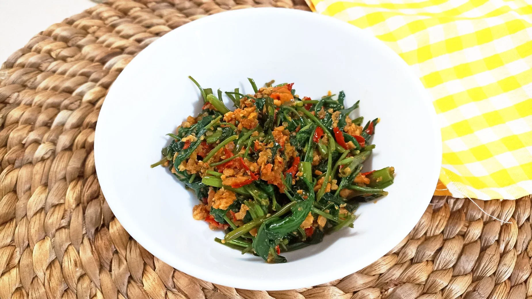 Tumis Kangkung tempe pedas 