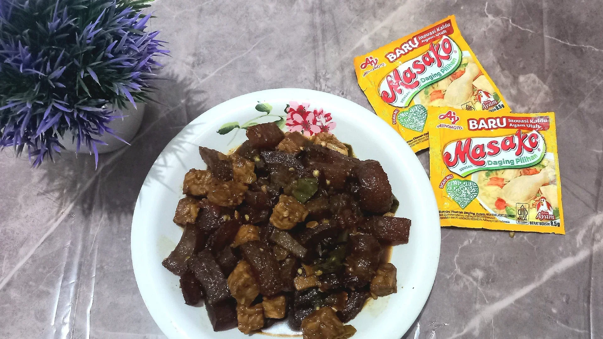 Tumis kikil dan tempe