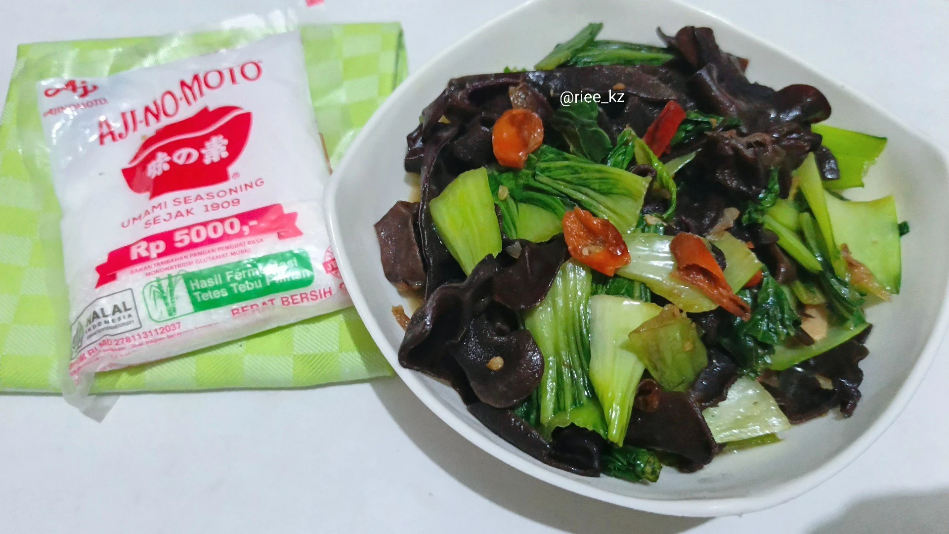 Tumis Pakcoy Jamur Kuping