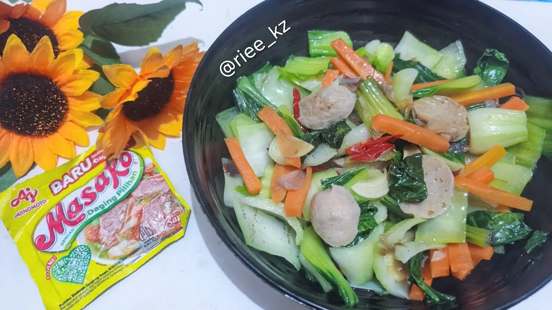 Tumis pakcoy wortel bakso 