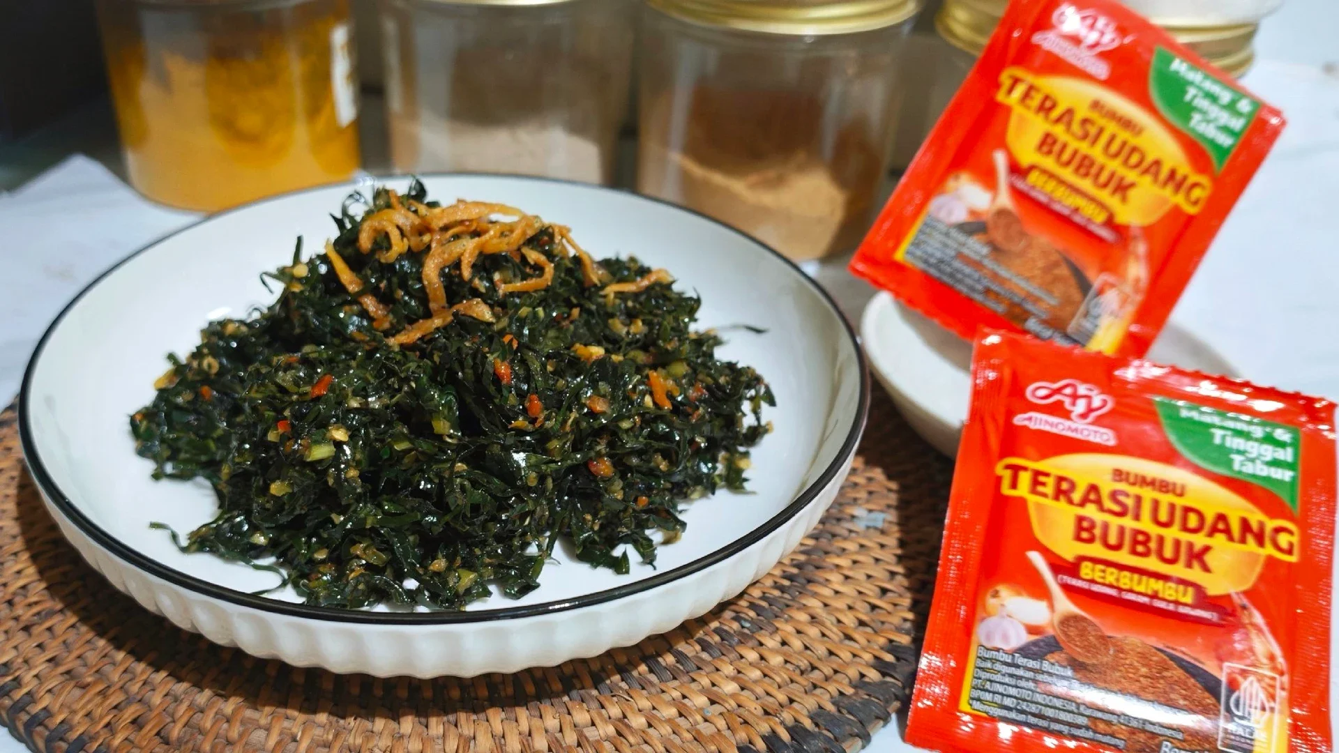 Tumis Pedas Daun Mengkudu