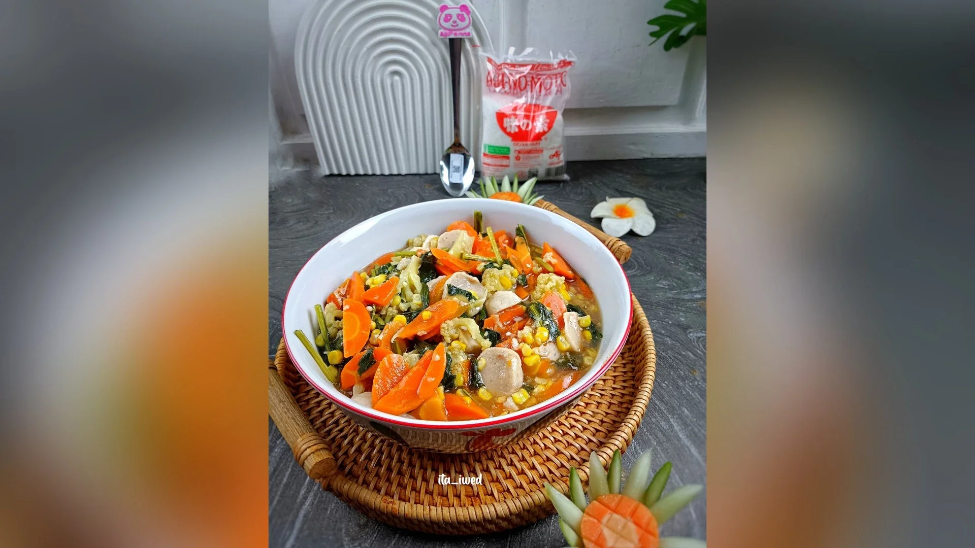 TUMIS PELANGI