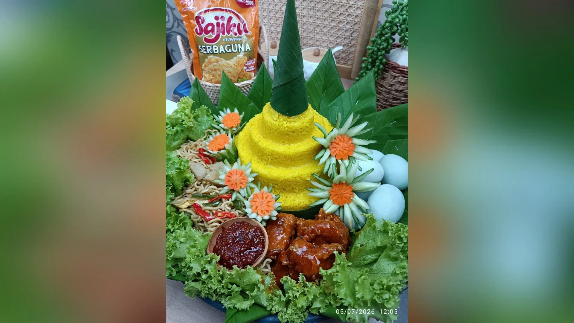 Tumpeng Nasi Kuning Ayam Krispy Saus Umami.... #SajikuLezatMeresapSampaiDalam