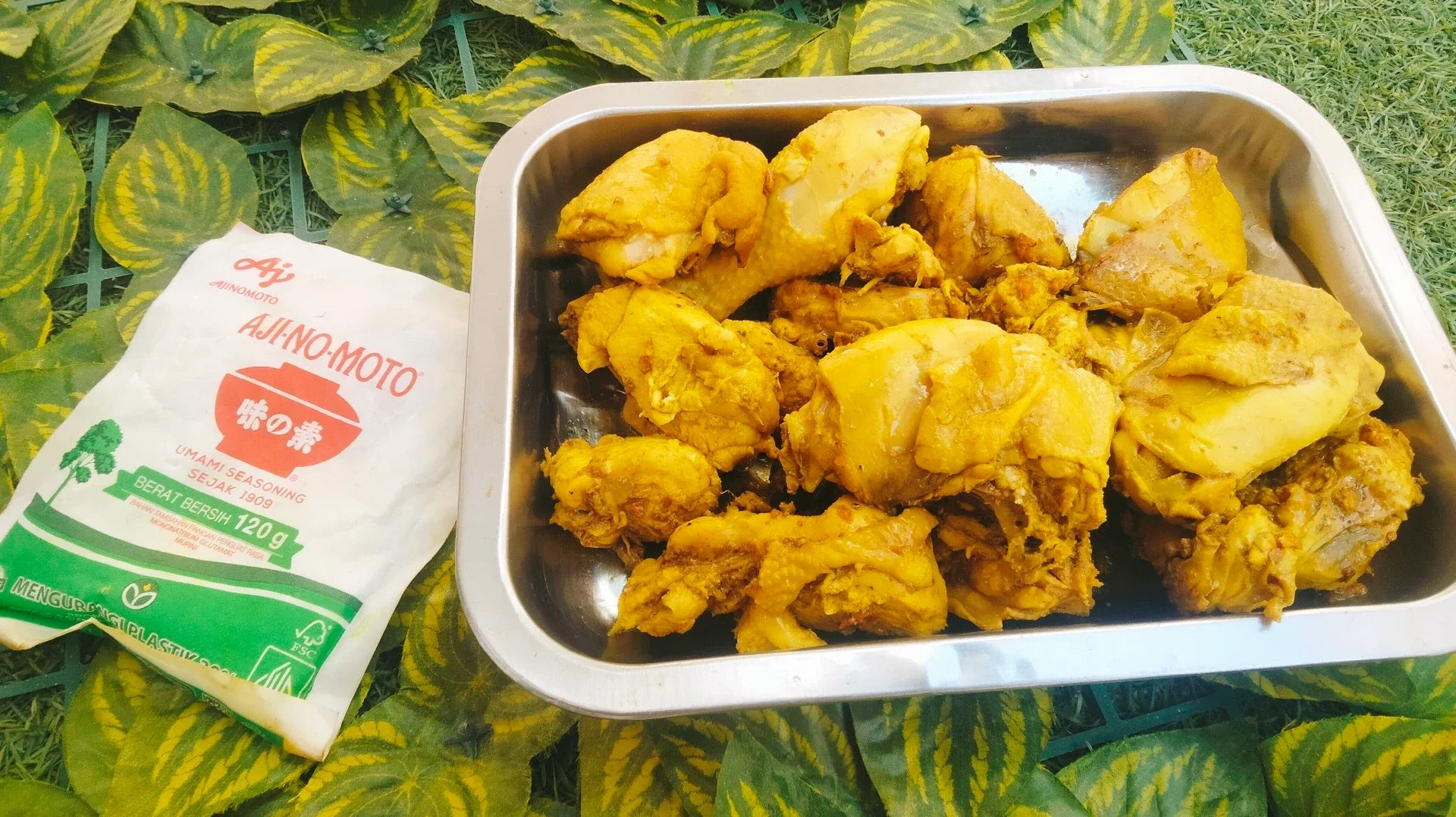UNGKEP AYAM BUMBU KUNYIT ala AJINOMOTO®