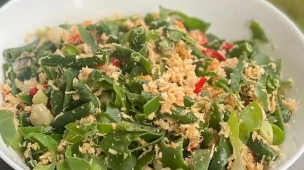 urap daun kencur kacang panjang